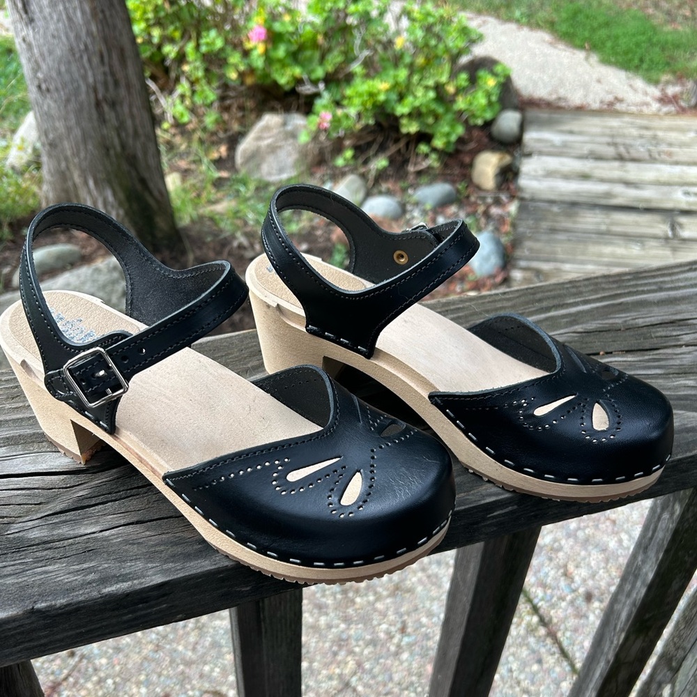 COPY - New Sandgrens Swedish Clogs sandals, size 39euro 8.5
